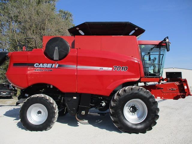 Image of Case IH 7010 equipment image 3