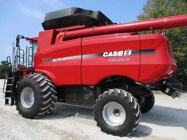 Image of Case IH 7010 equipment image 4