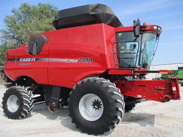 Image of Case IH 7010 equipment image 1