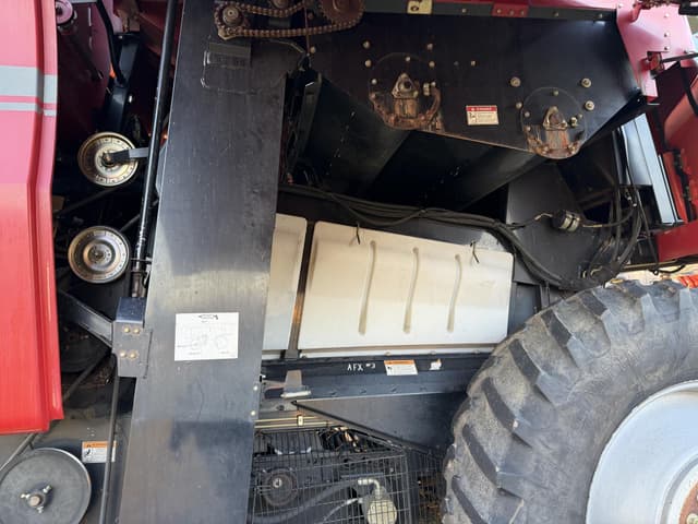Image of Case IH 7010 equipment image 3