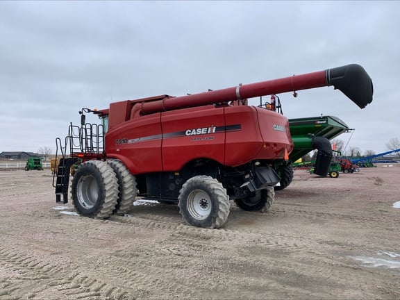 SOLD - 2008 Case IH 7010 Stock No. 84432 Combines with 2,992 Hrs ...