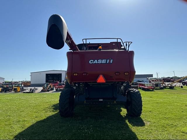 Image of Case IH 7010 equipment image 3