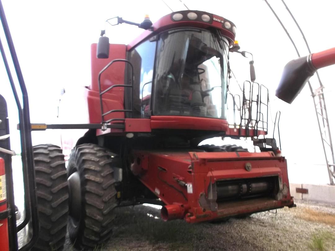Image of Case IH 7010 Primary image