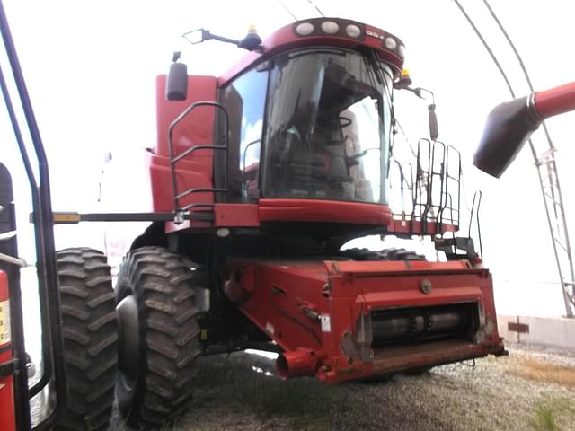 Image of Case IH 7010 equipment image 1