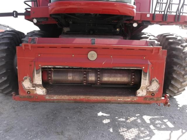 Image of Case IH 7010 equipment image 2