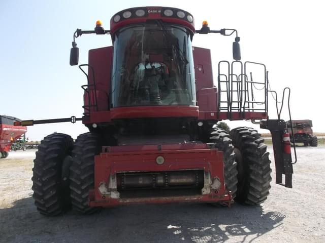 Image of Case IH 7010 equipment image 1