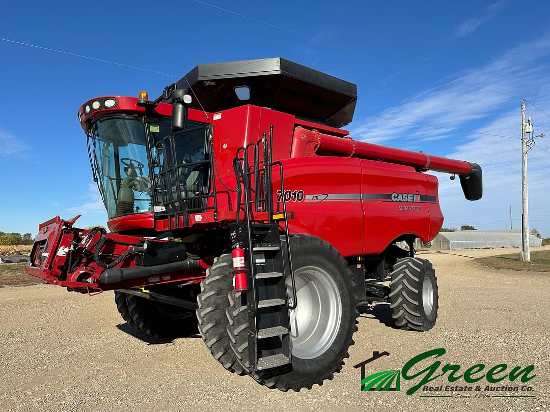 Image of Case IH 7010 Primary image