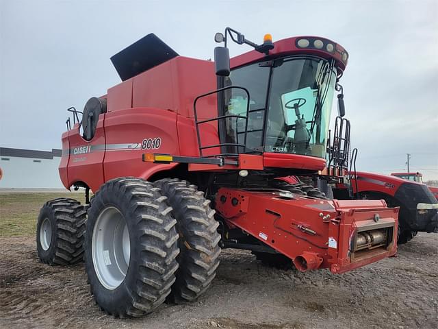 Image of Case IH 8010 equipment image 3