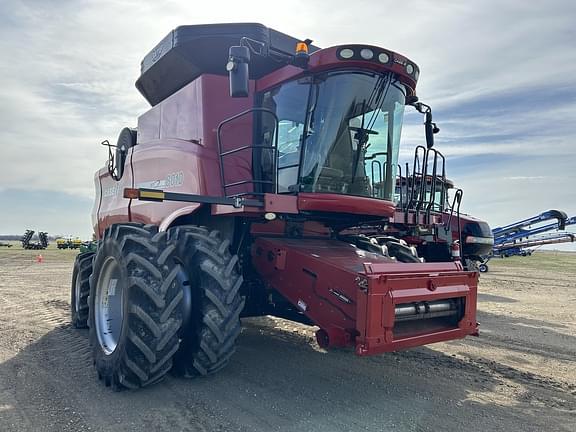 Image of Case IH 8010 equipment image 3