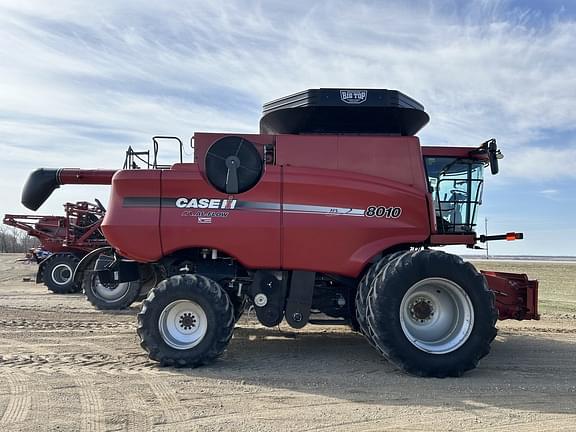 Image of Case IH 8010 equipment image 4