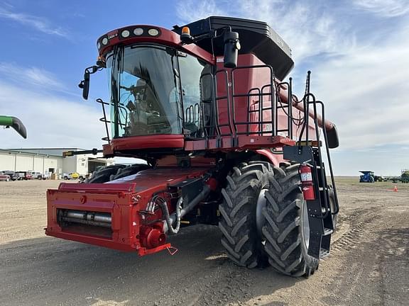 Image of Case IH 8010 equipment image 2