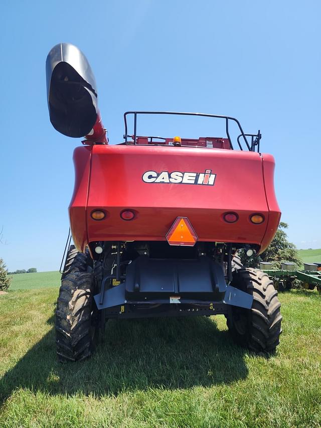 Image of Case IH 8010 equipment image 3