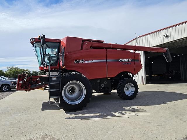 Image of Case IH 8010 equipment image 3