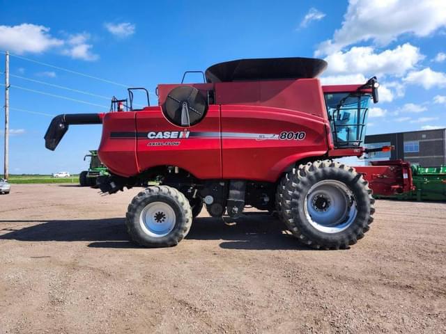 Image of Case IH 8010 equipment image 4