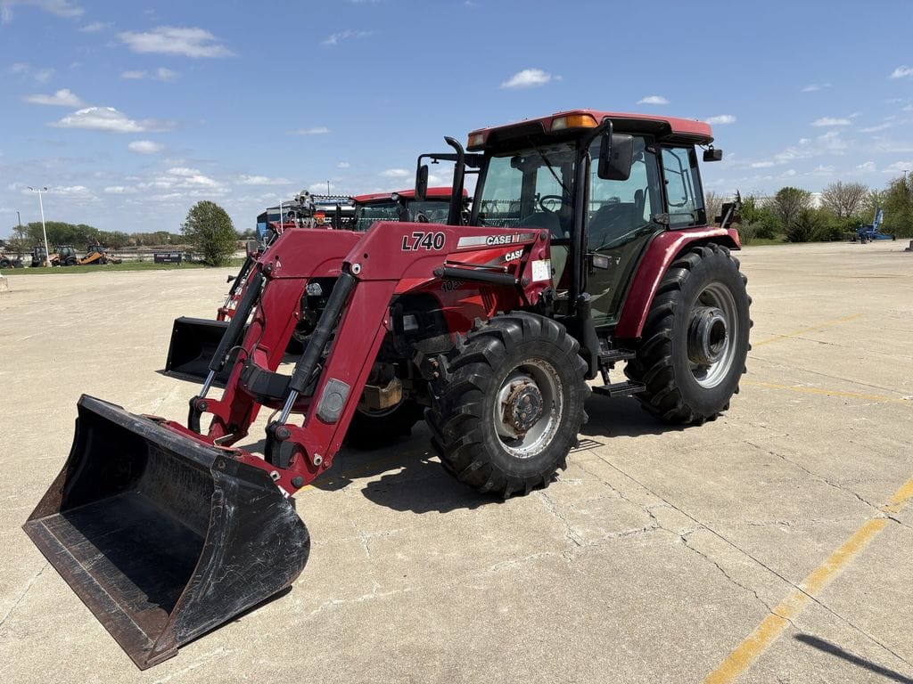Main image Case IH Farmall 105U