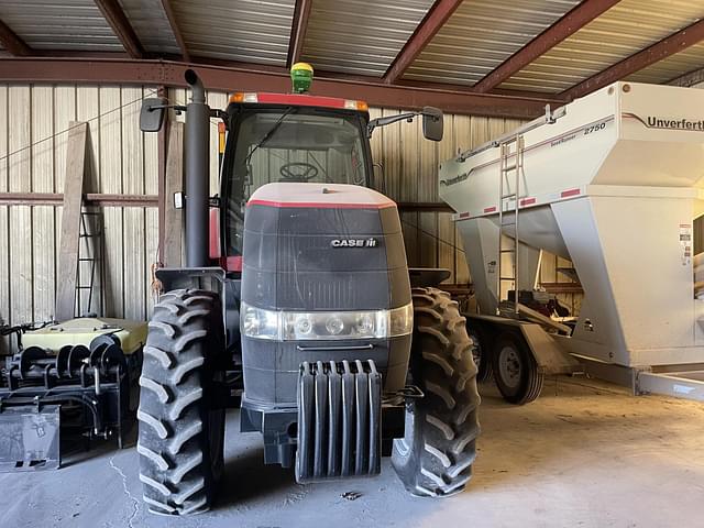 Image of Case IH Magnum 215 equipment image 3