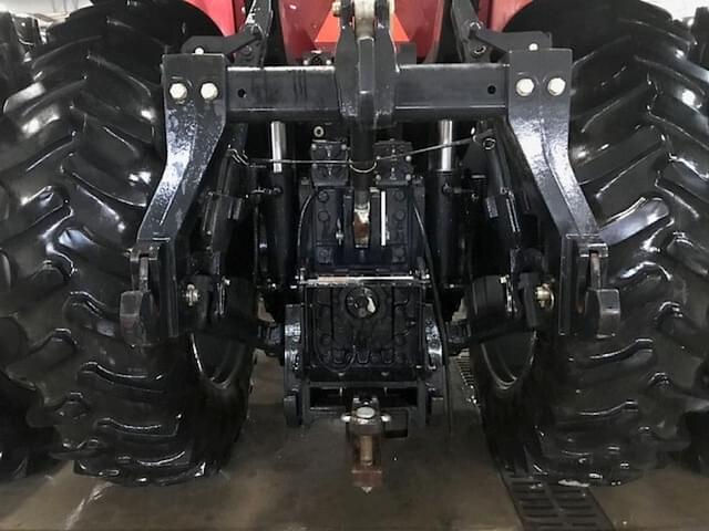 Image of Case IH Magnum 215 equipment image 3