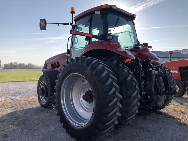 Image of Case IH Magnum 215 equipment image 4