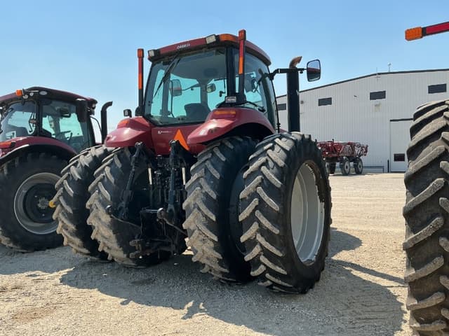 Image of Case IH Magnum 215 equipment image 3