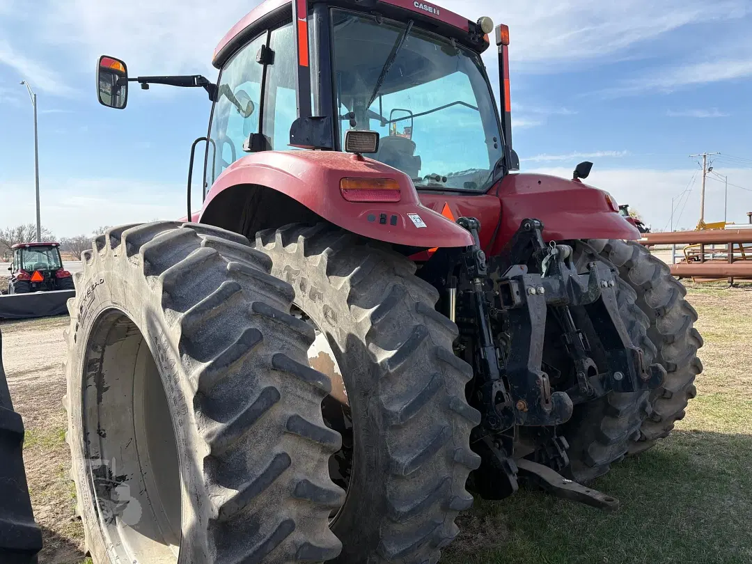 Image of Case IH Magnum 275 Image 1