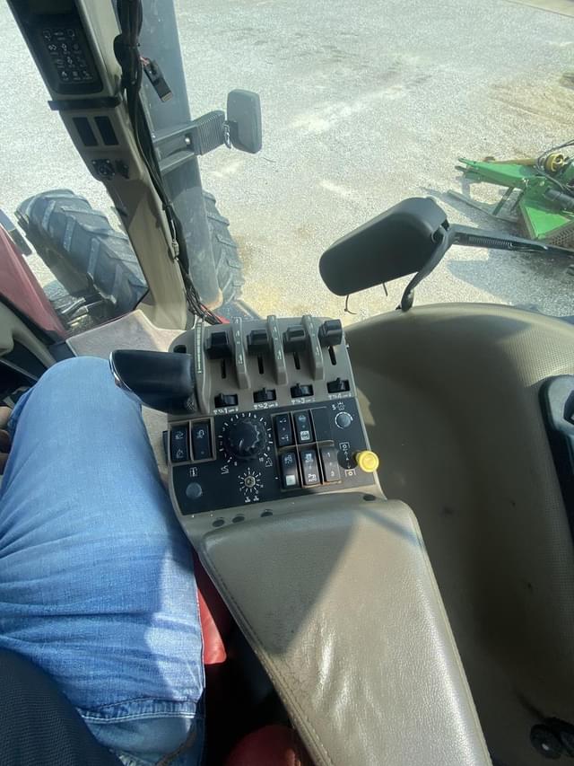 Image of Case IH Magnum 275 equipment image 4