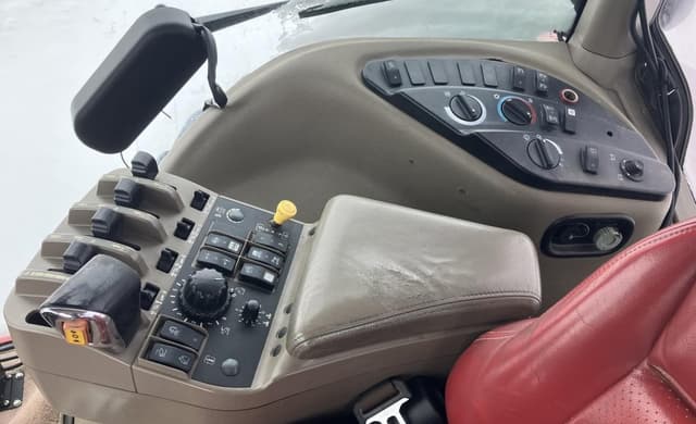 Image of Case IH Magnum 275 equipment image 4