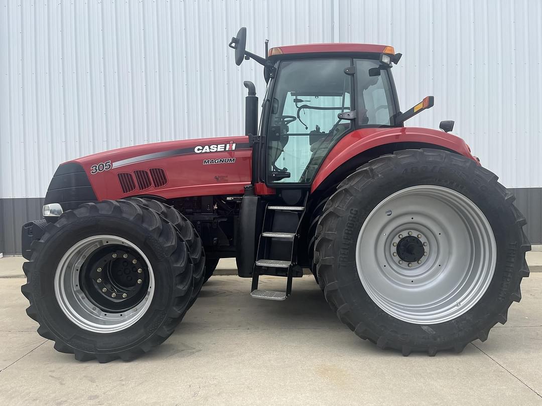 Image of Case IH Magnum 305 Primary image