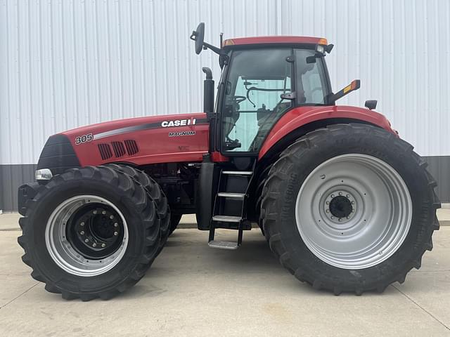 Image of Case IH Magnum 305 equipment image 1
