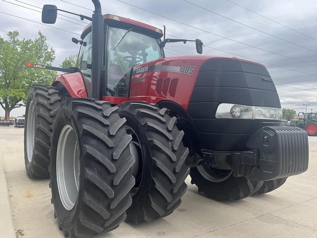 Image of Case IH Magnum 305 Primary image