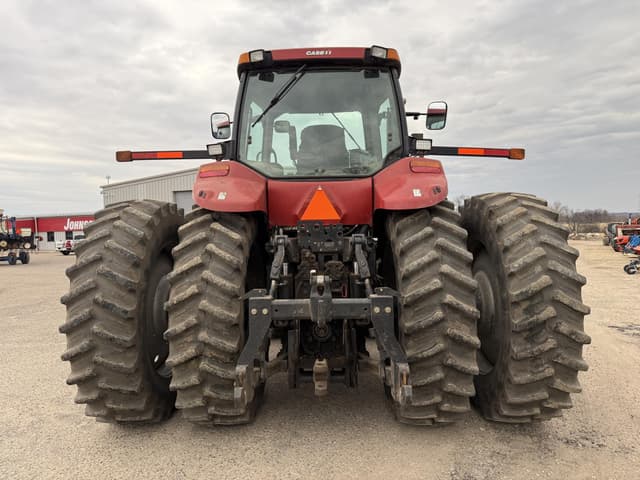 Image of Case IH Magnum 305 equipment image 3