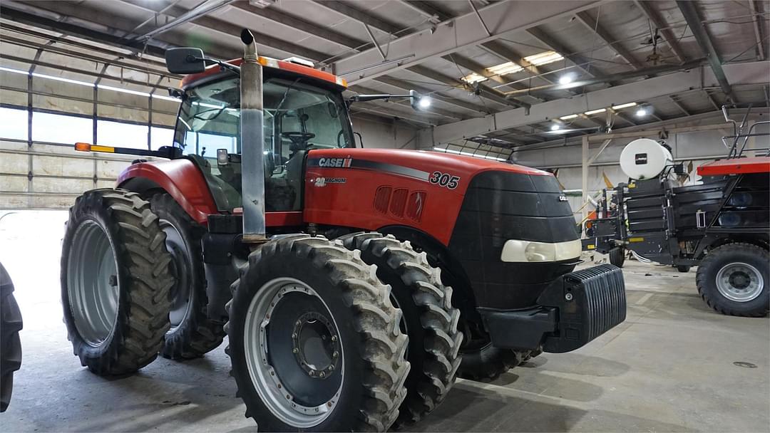 Image of Case IH Magnum 305 Primary image