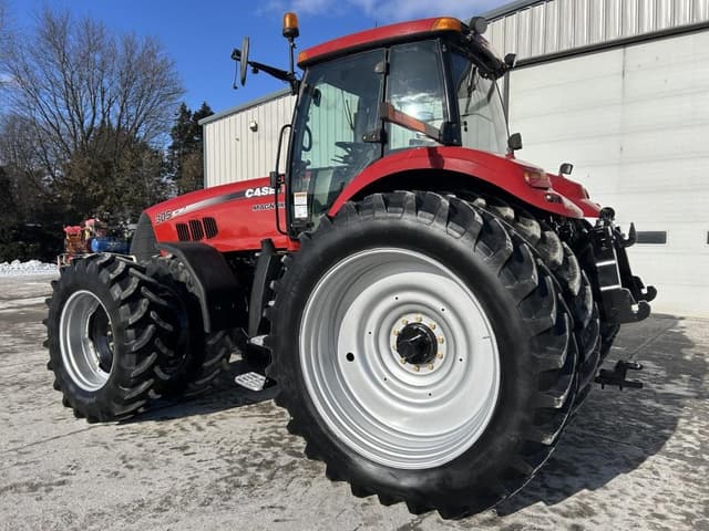 Image of Case IH Magnum 305 equipment image 4