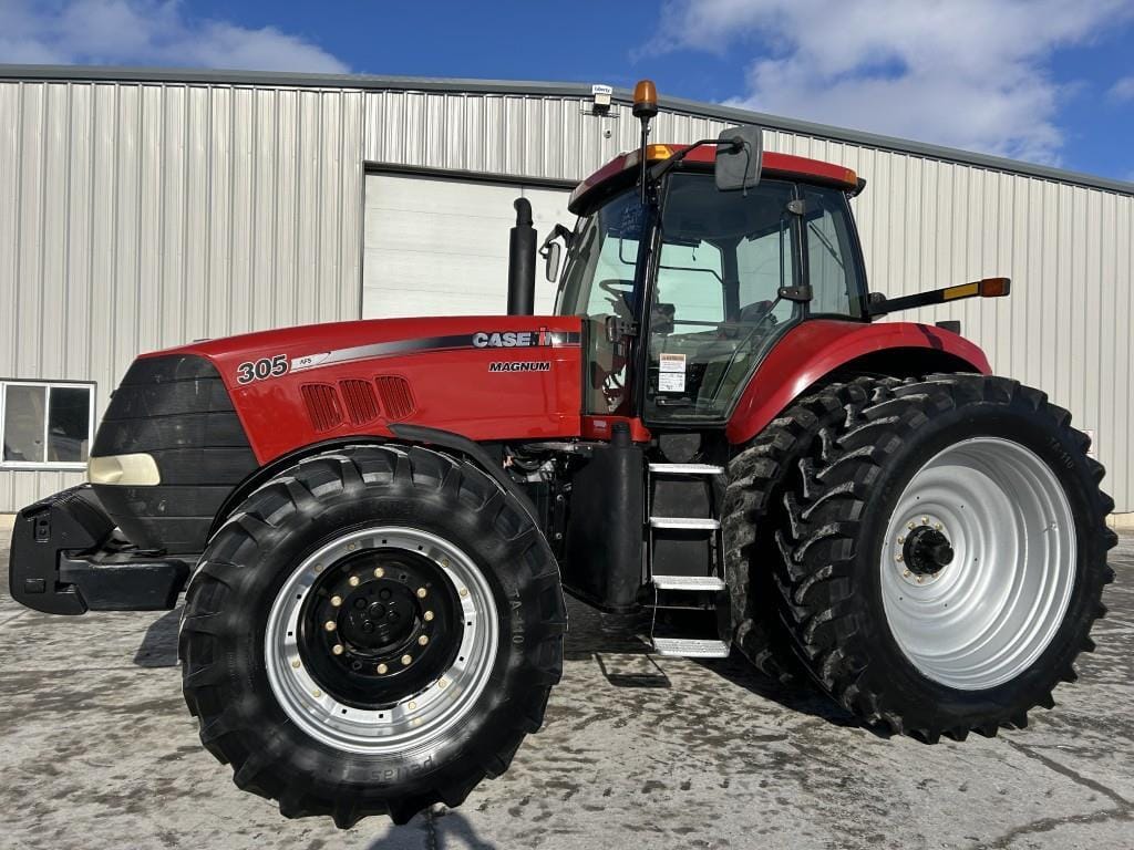 2008 Case IH Magnum 305 Equipment Image0
