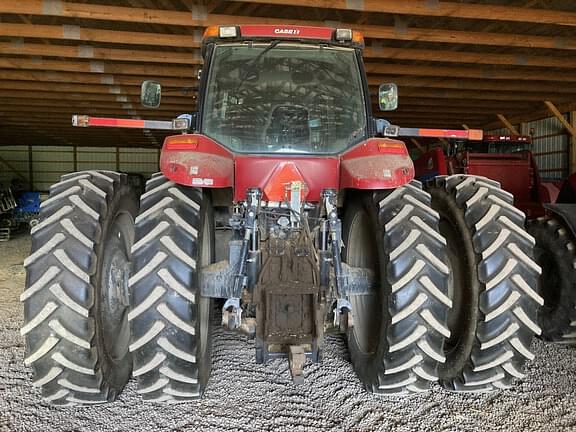 Image of Case IH Magnum 305 equipment image 2