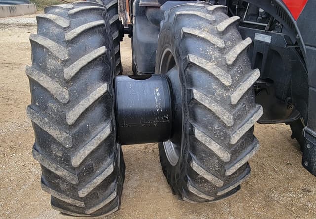 Image of Case IH Magnum 305 equipment image 2