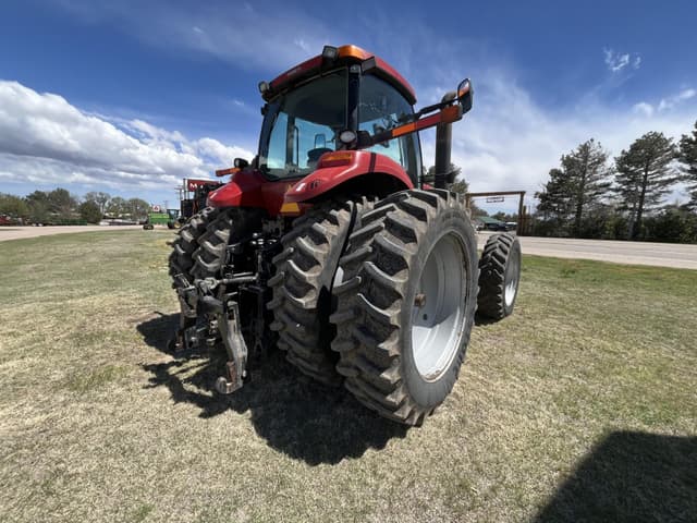 Image of Case IH Magnum 305 equipment image 4