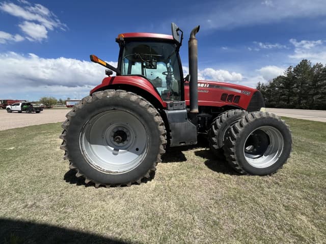 Image of Case IH Magnum 305 equipment image 2