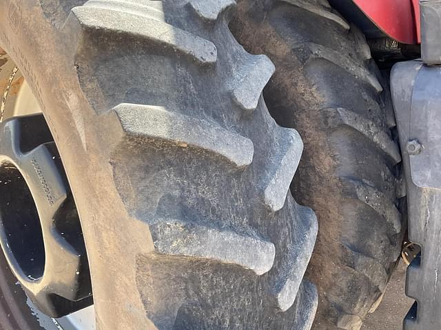 Image of Case IH Magnum 305 equipment image 2