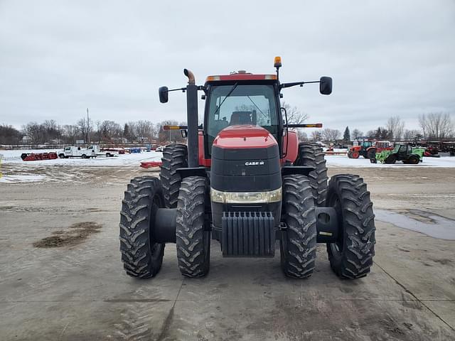 Image of Case IH Magnum 305 equipment image 2