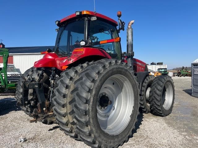 Image of Case IH Magnum 305 equipment image 1