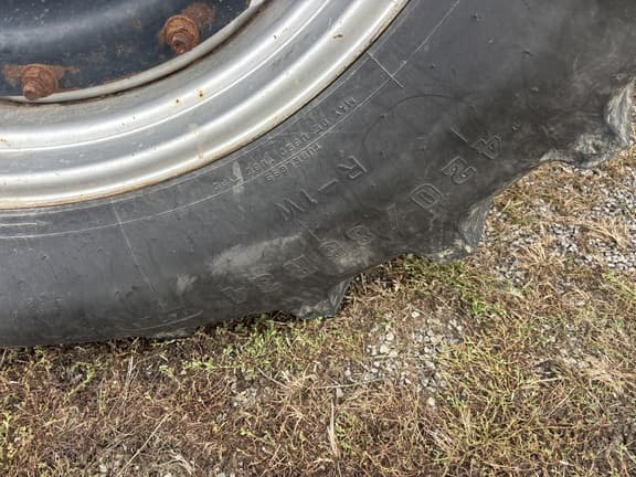 Image of Case IH Magnum 305 equipment image 3