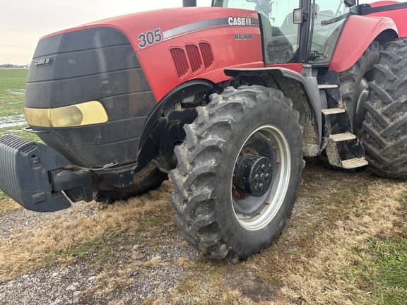 Image of Case IH Magnum 305 equipment image 1