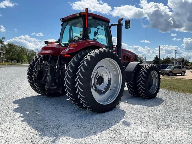 Image of Case IH Magnum 305 equipment image 4