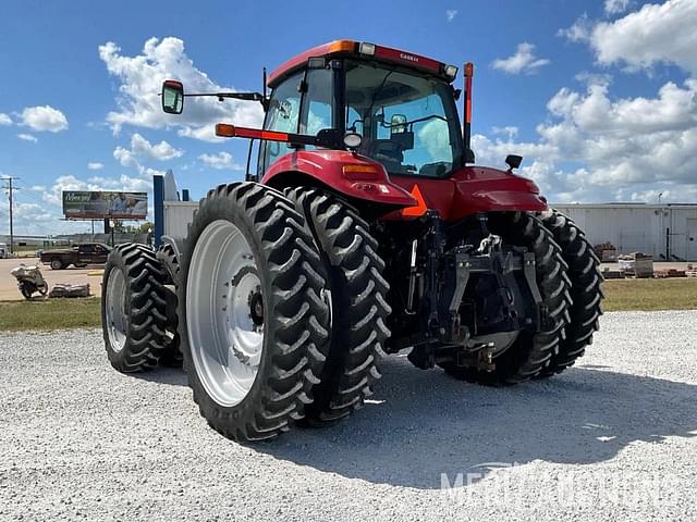 Image of Case IH Magnum 305 equipment image 2