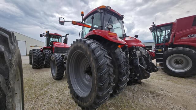 Image of Case IH Magnum 335 equipment image 2
