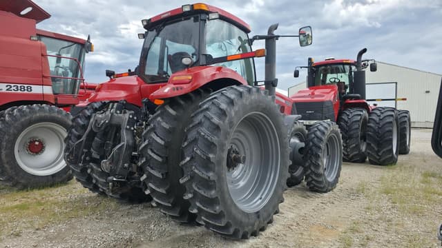 Image of Case IH Magnum 335 equipment image 4