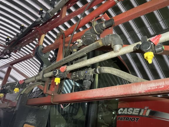 Image of Case IH Patriot 3320 equipment image 2