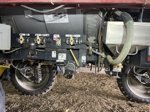 Image of Case IH Patriot 3320 equipment image 4