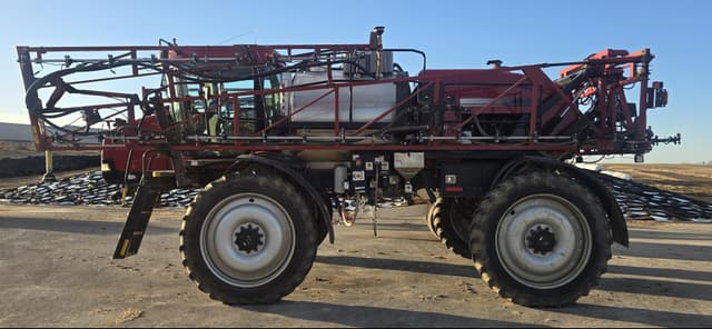 Image of Case IH Patriot 4420 equipment image 3