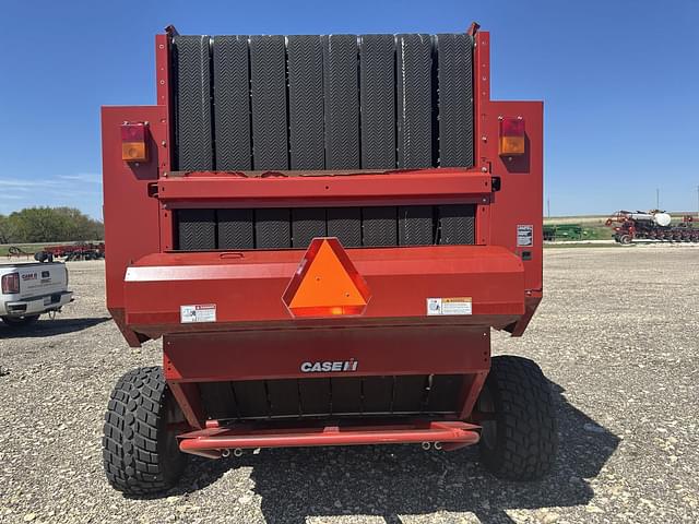 Image of Case IH RB564 equipment image 4
